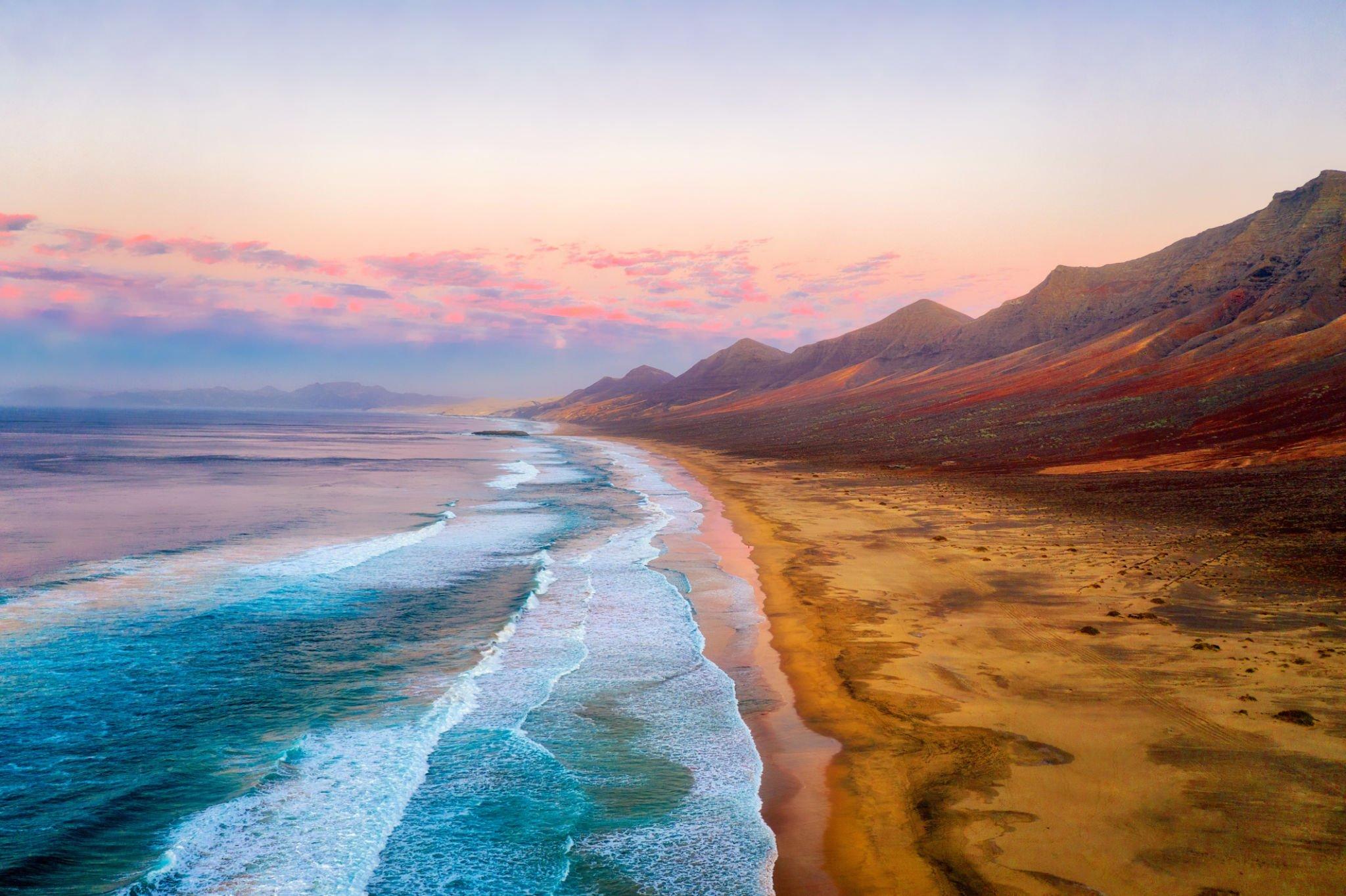 Cofete beach at sunset with the Jandía mountains