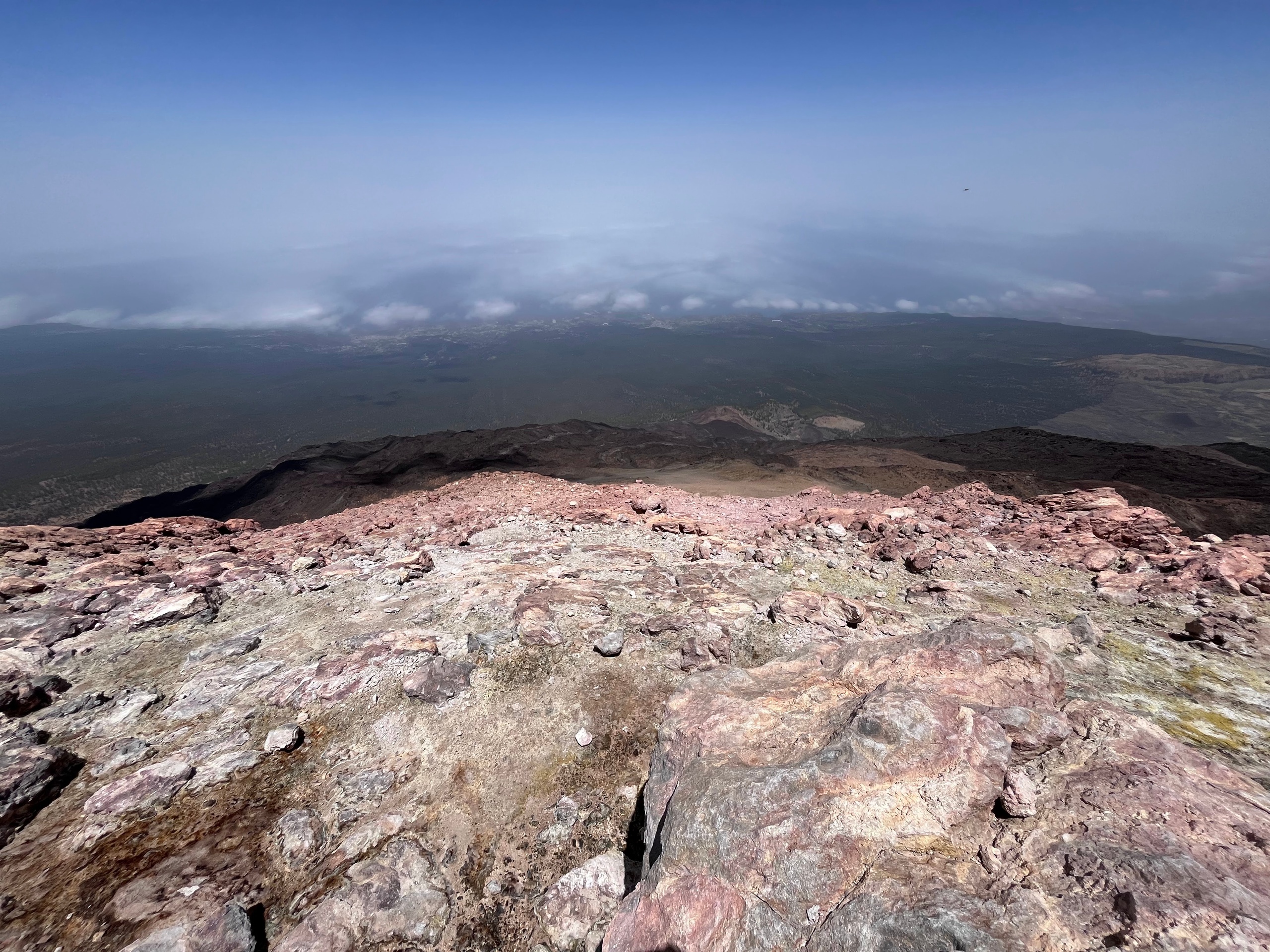 Cabina del teleférico del Teide aproximándose a la estación en Las Cañadas