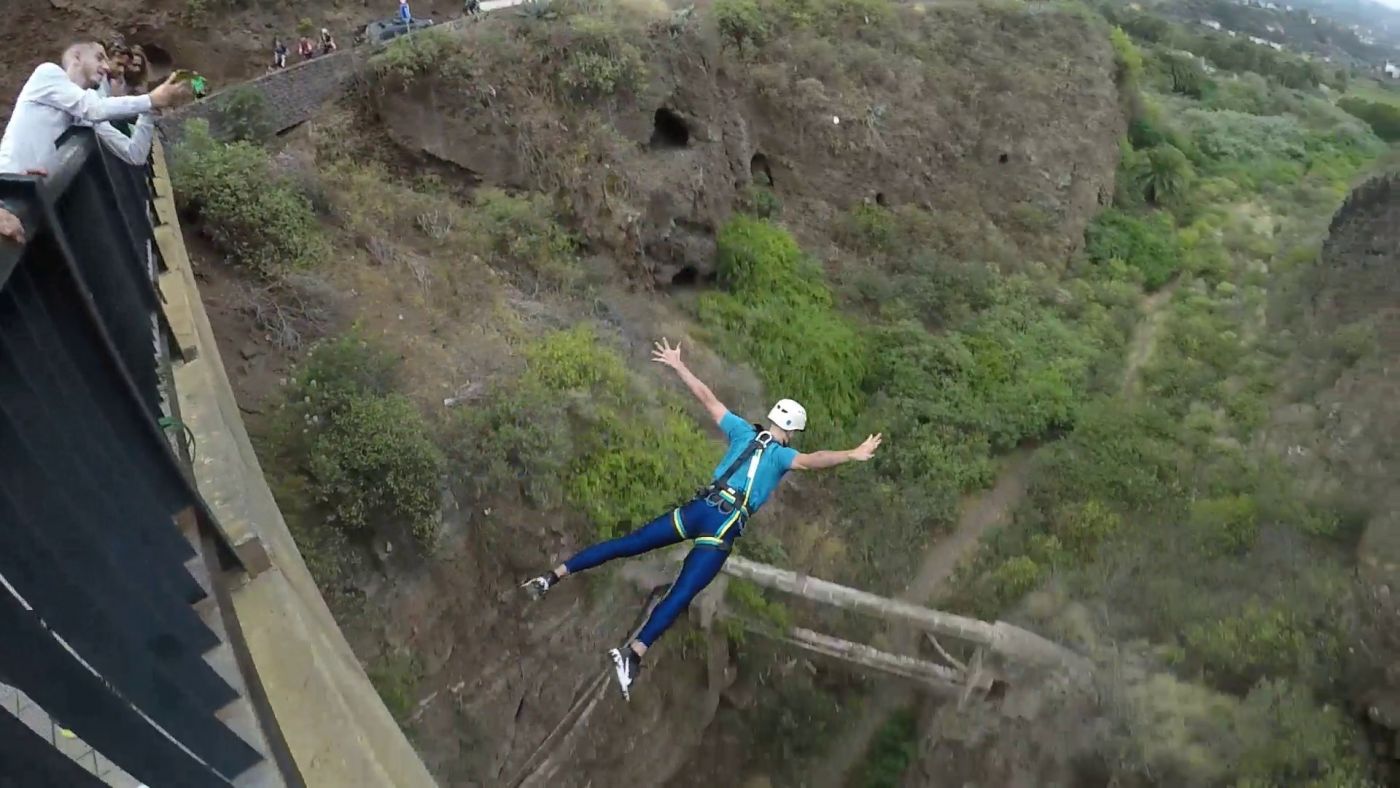 Bungee jump at La Calzada Bridge