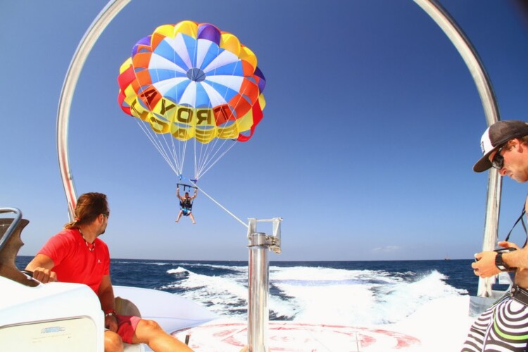 Parasailing from Puerto Colón