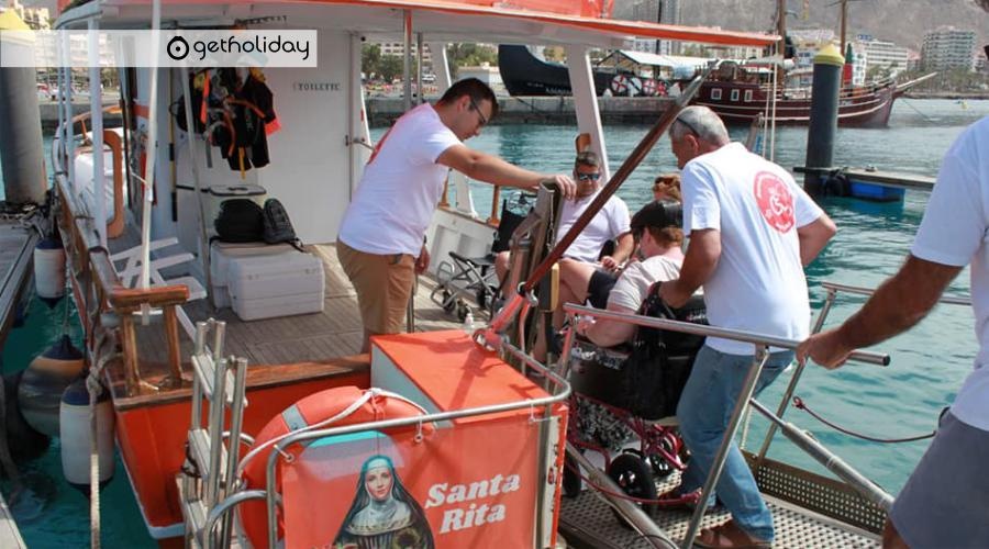 Avistamiento De Cetáceos En Barco Accesible