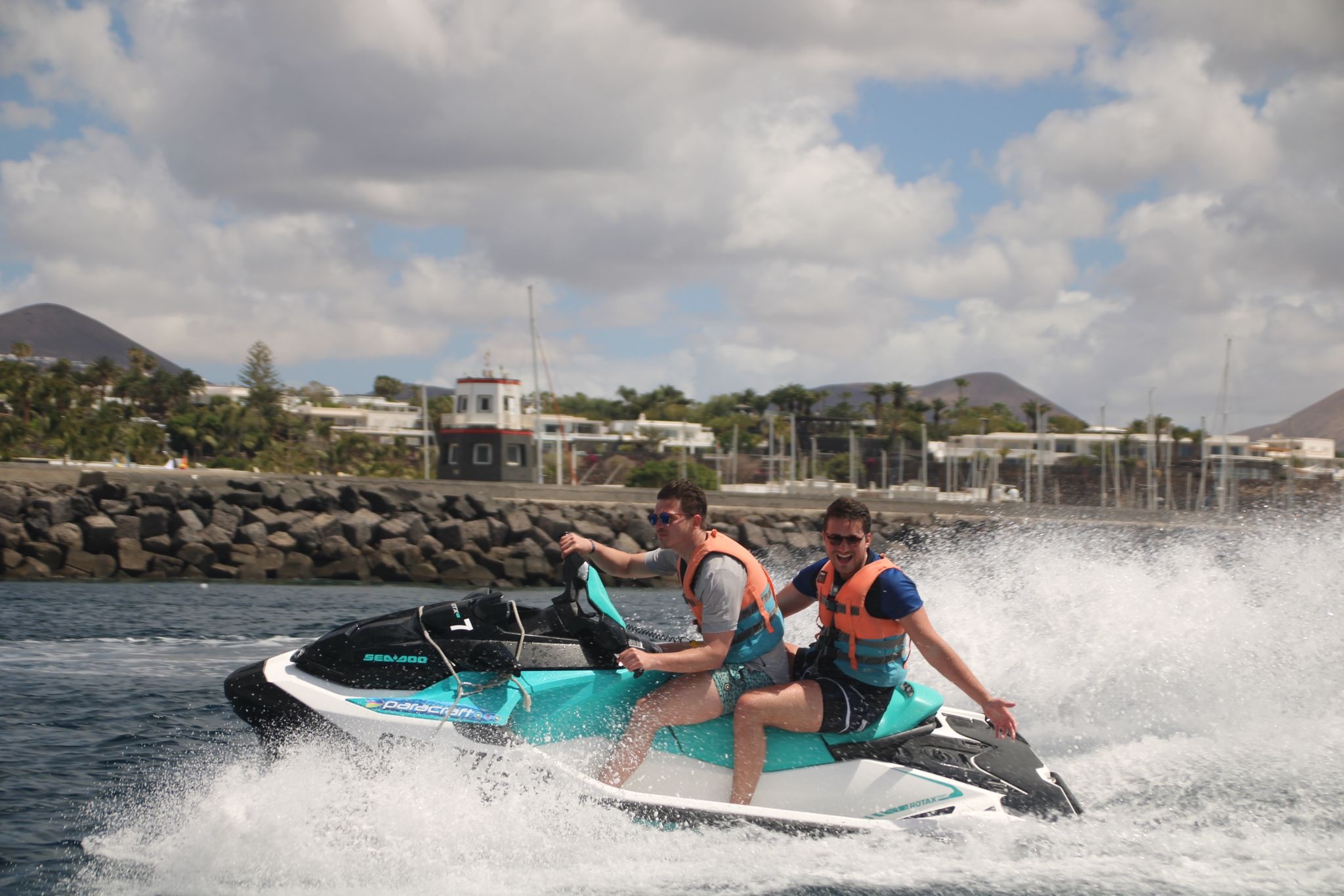 Pack trio: jetski, buggy y parasailing