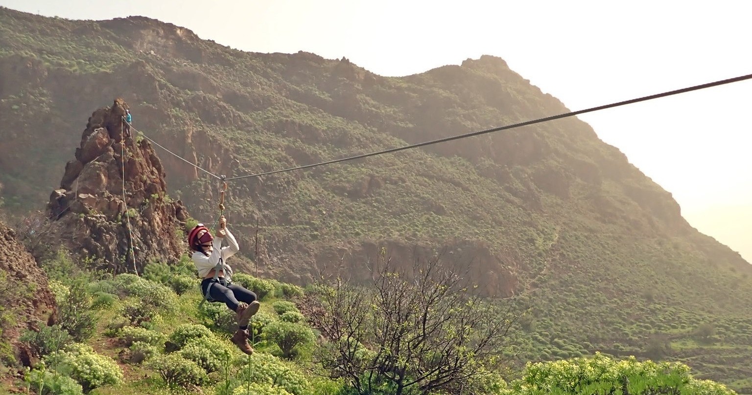 Multi-adventure: climbing, ferrata, cave and zip line